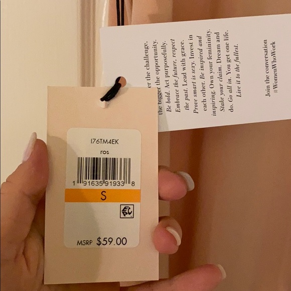 Pink top with cut out shoulders - Picture 6 of 7